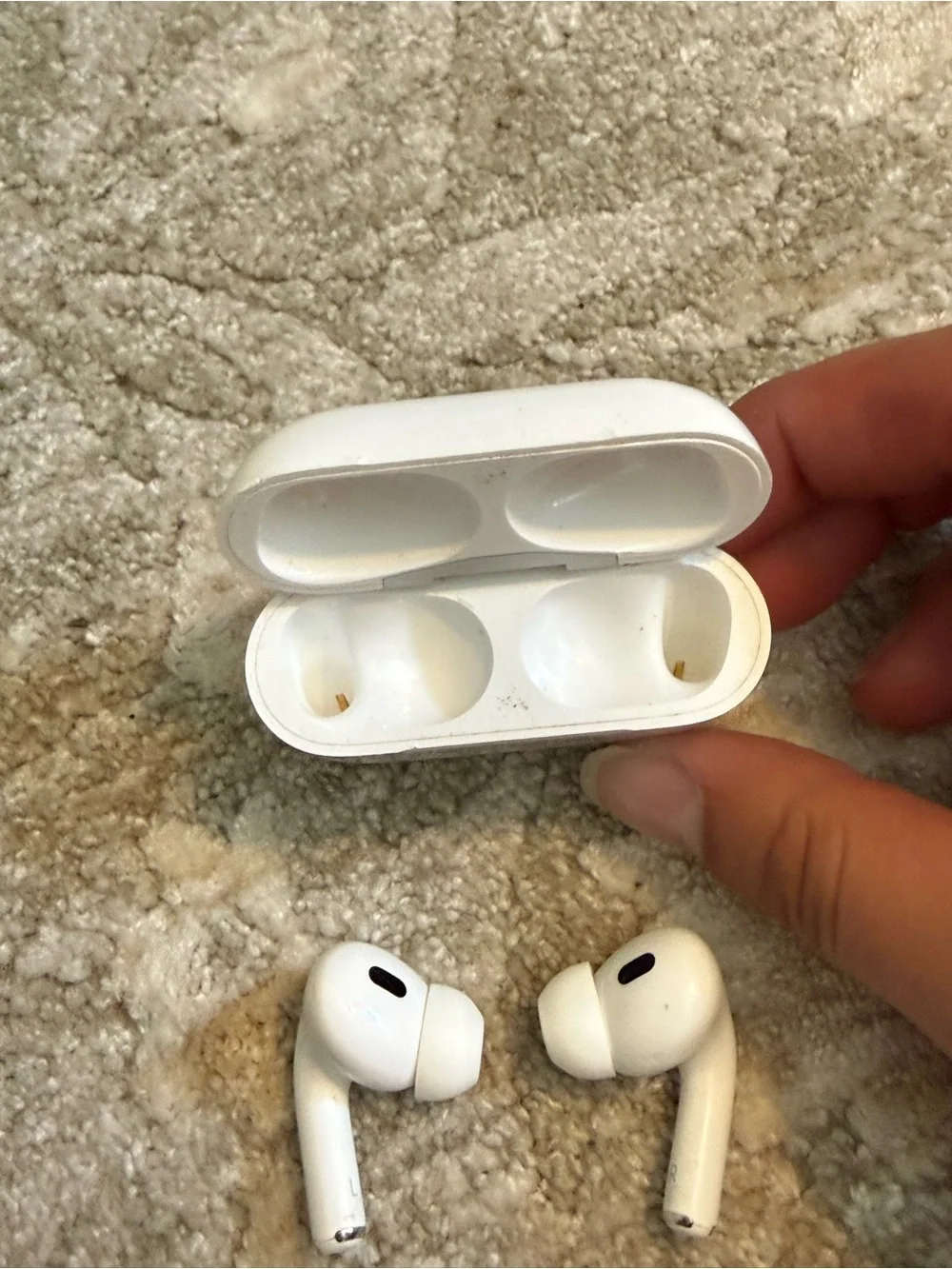 Apple AirPods Pro (2nd Generation) – Very Good Condition